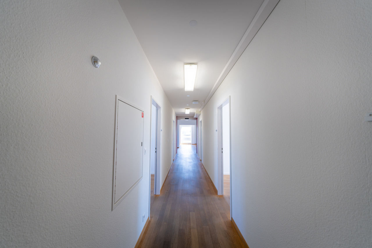 837m² office