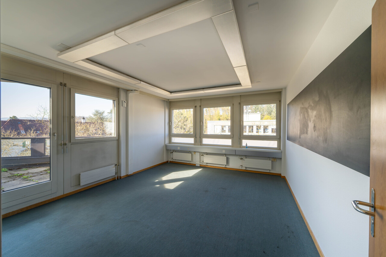 837m² office