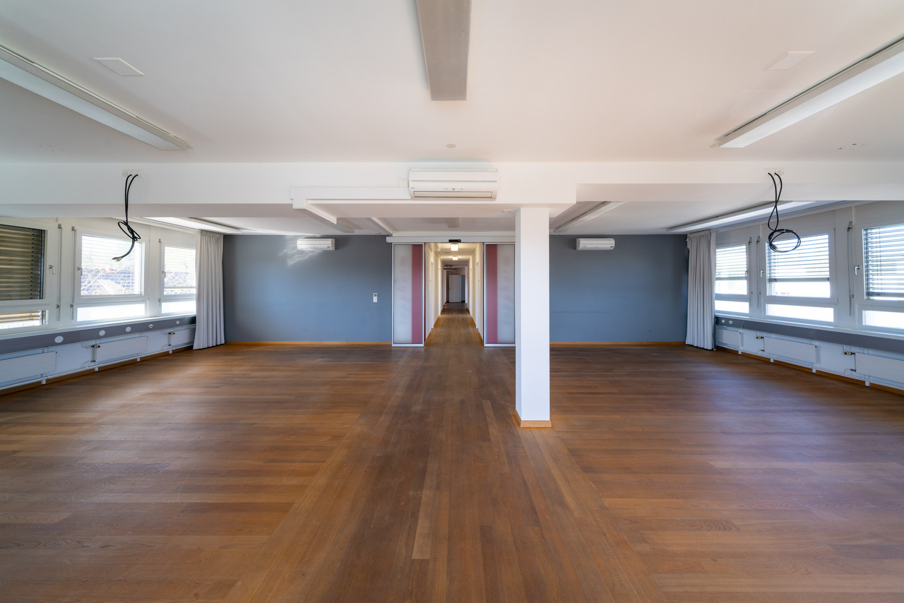 837m² office