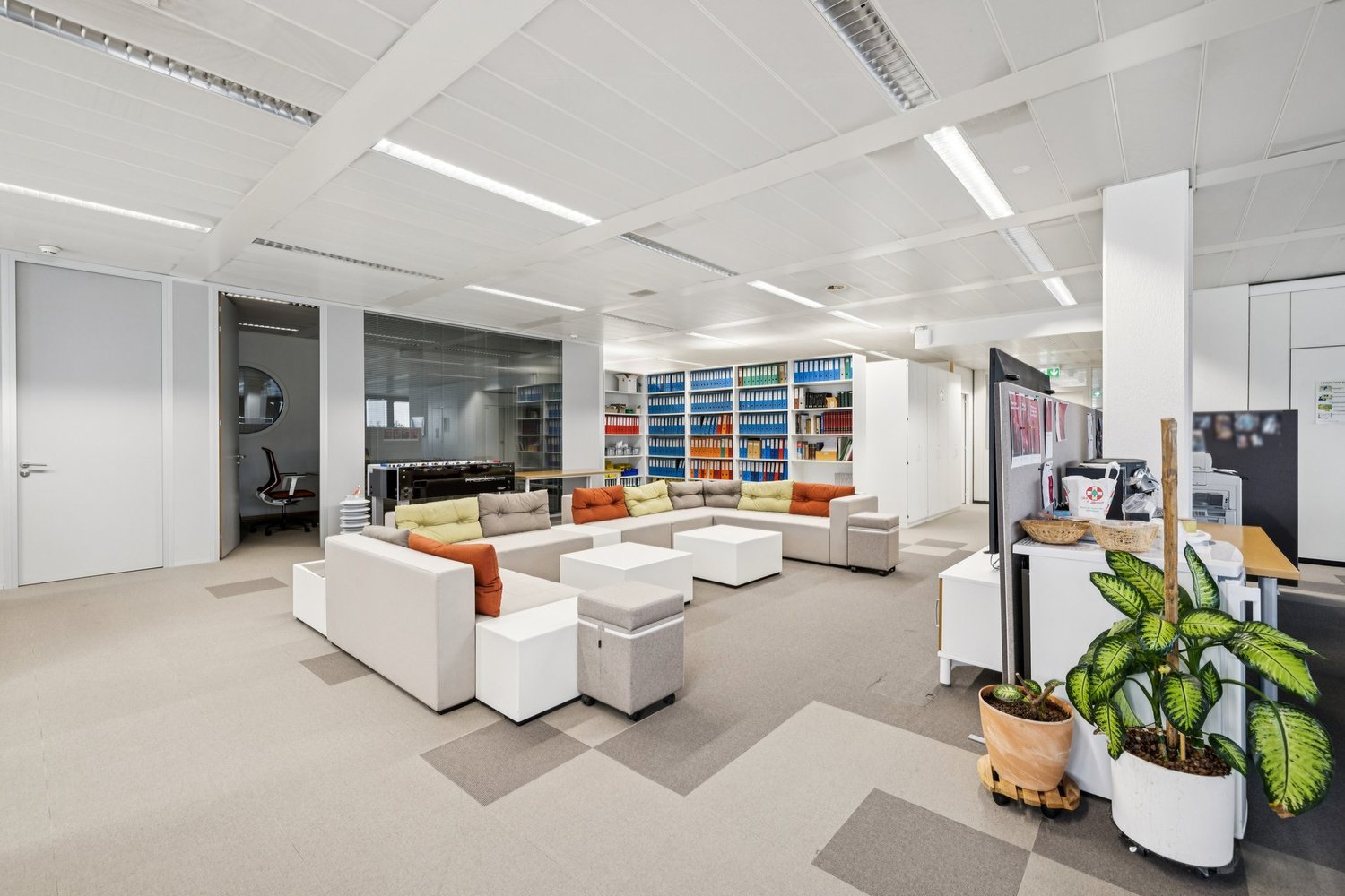 755m² Industrieobjekt, Foto 4 von 10