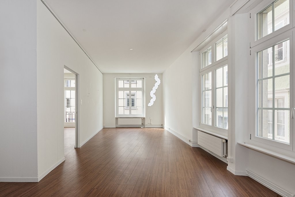 104m² bureau, photo 1 sur 8