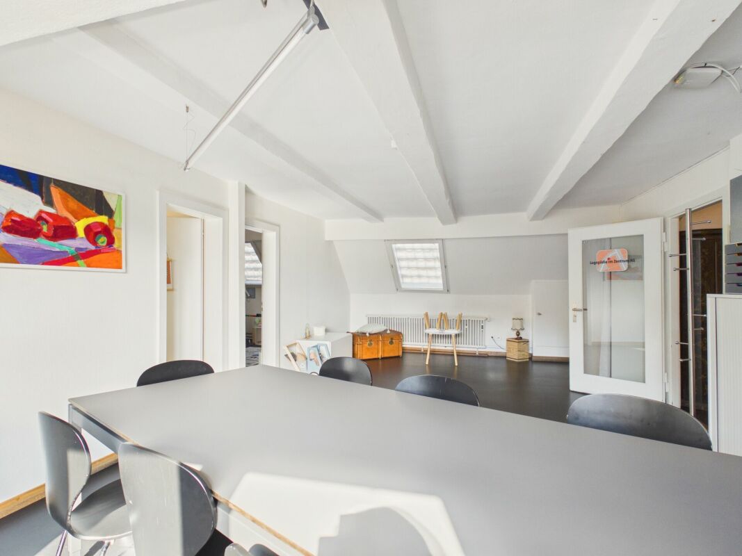 76m² office