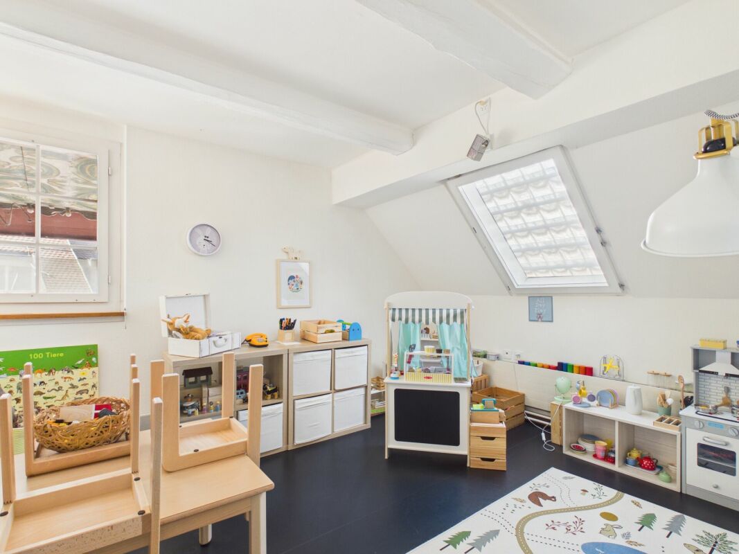 76m² office
