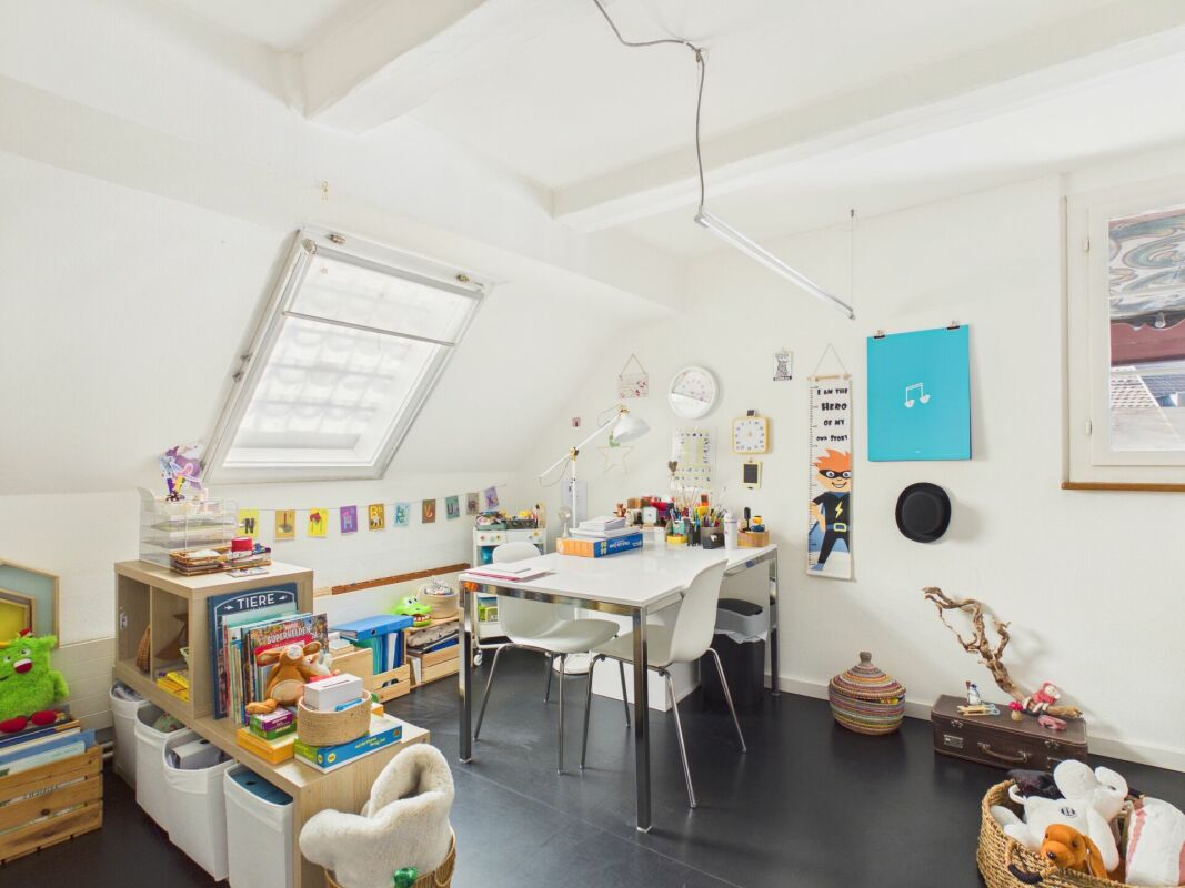 76m² office