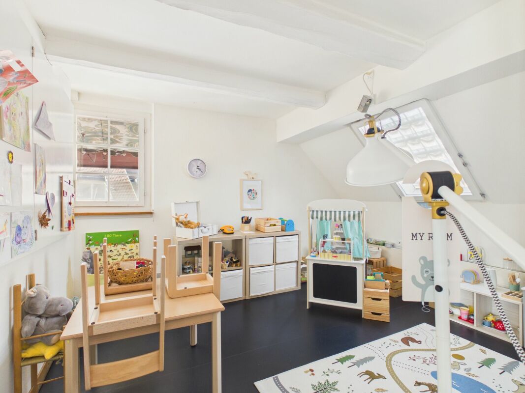 76m² office