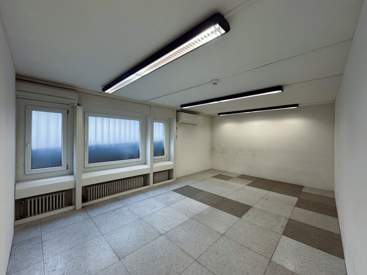 65m² commercial, photo 2 sur 10