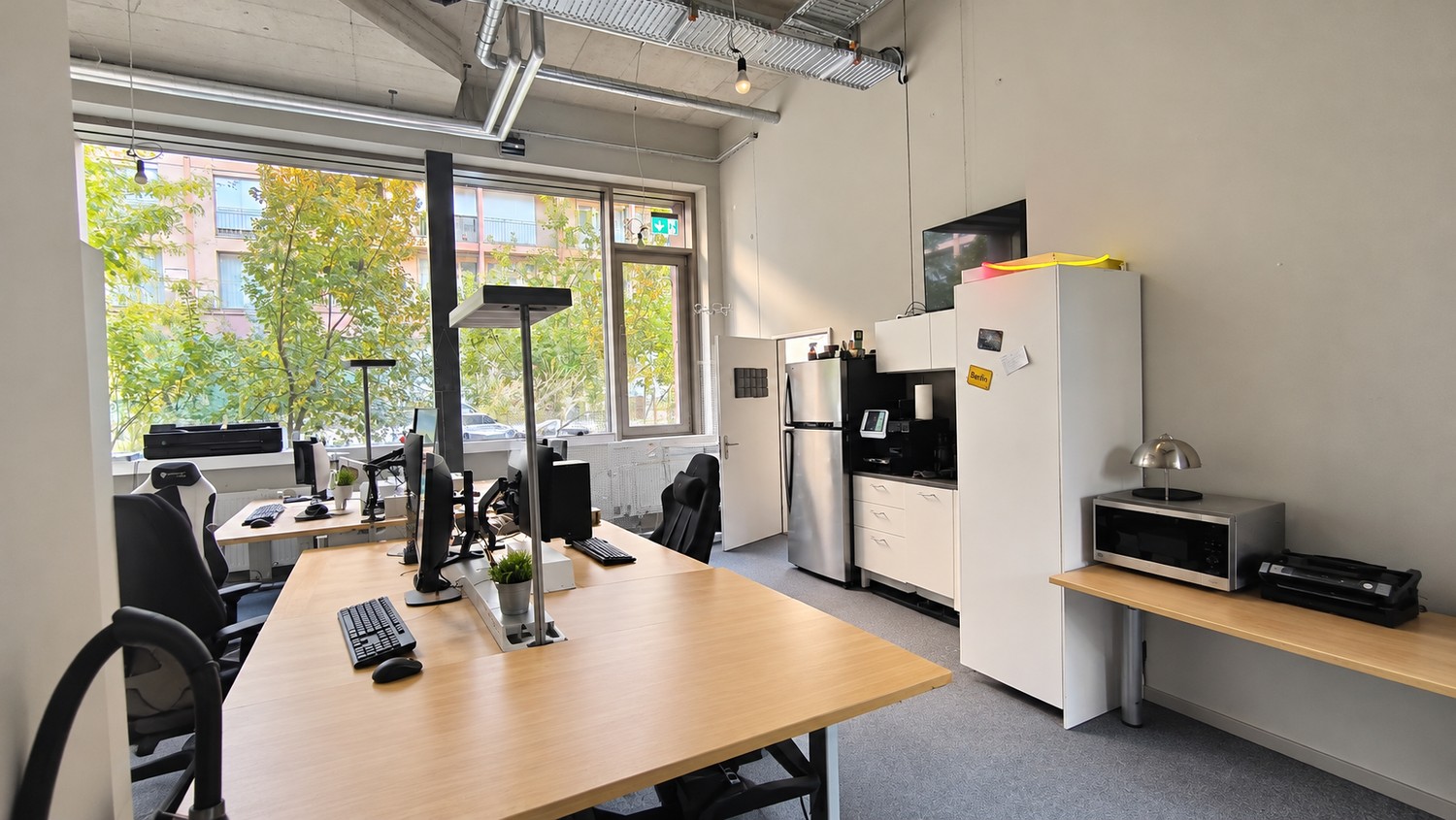 150m² commercial, photo 2 sur 5