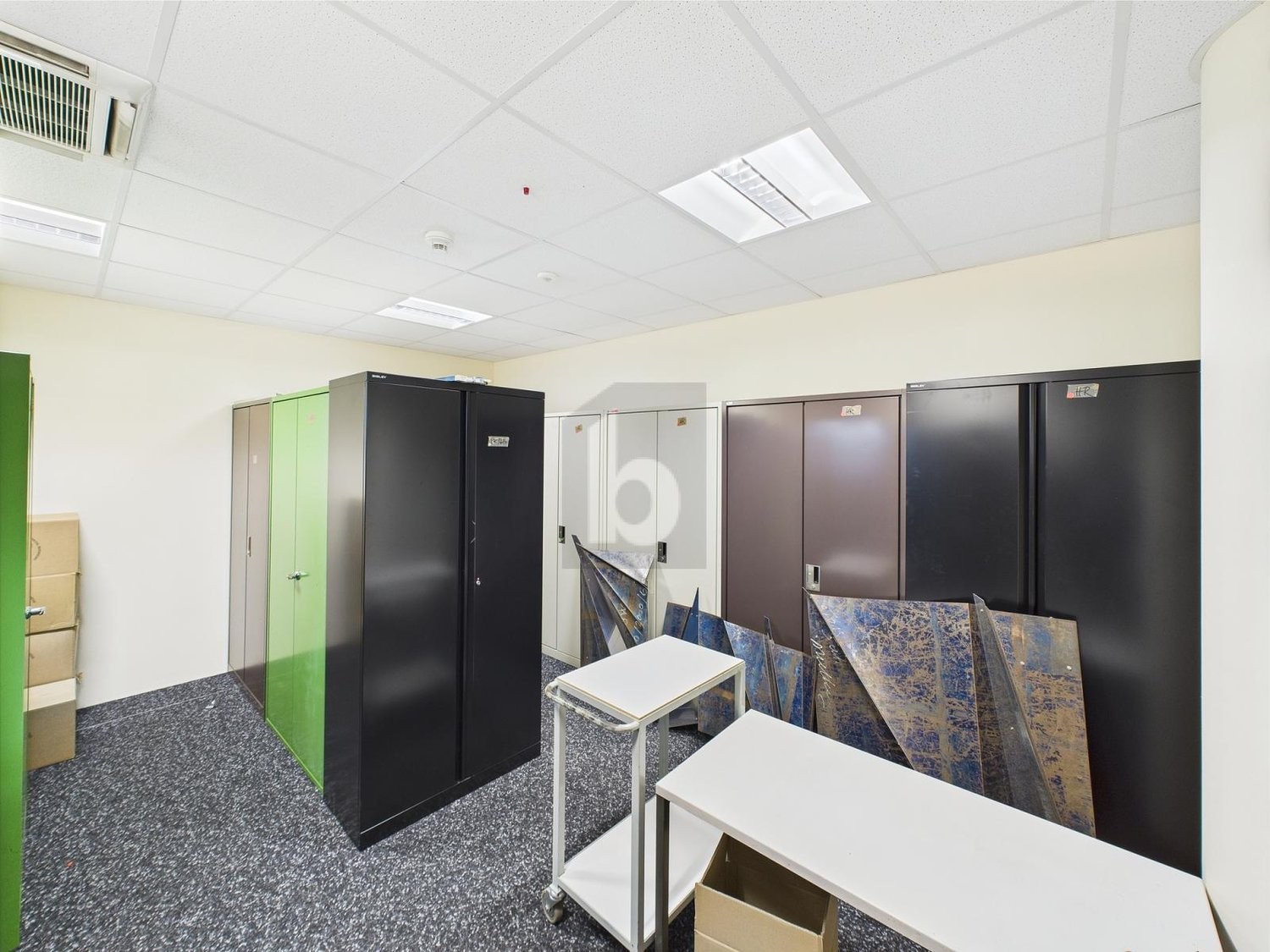 231m² office