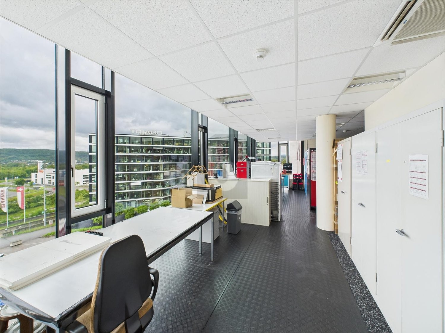 231m² office
