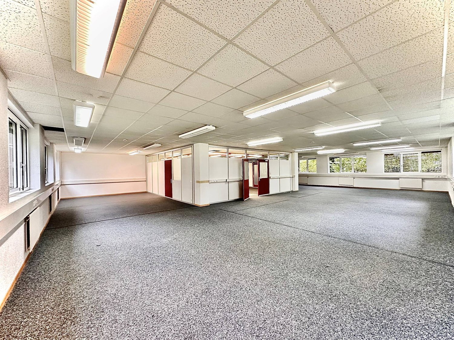491m² Gewerbe, Foto 3 von 3