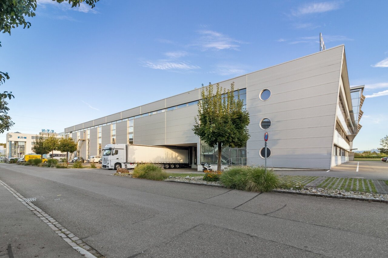 3933m² commercial