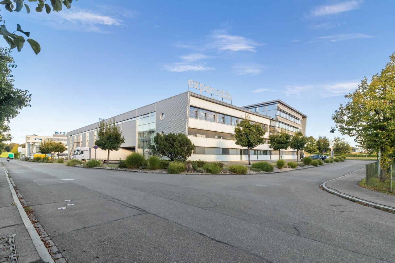 3933m² commercial