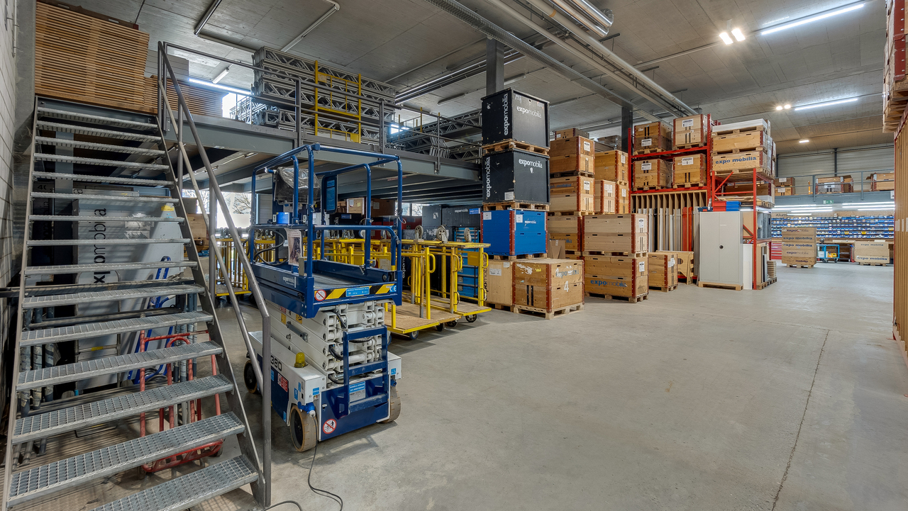 3933m² commercial