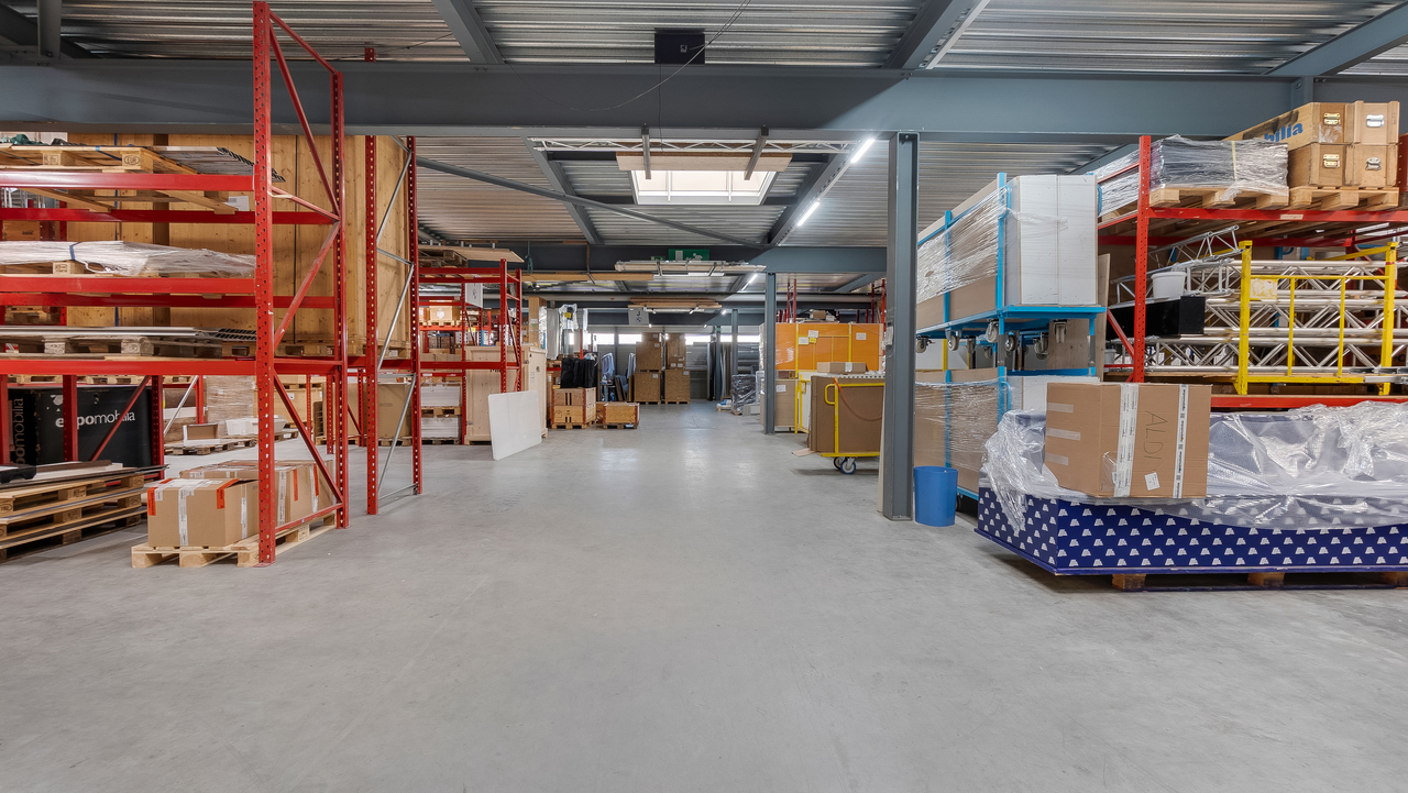 3933m² commercial
