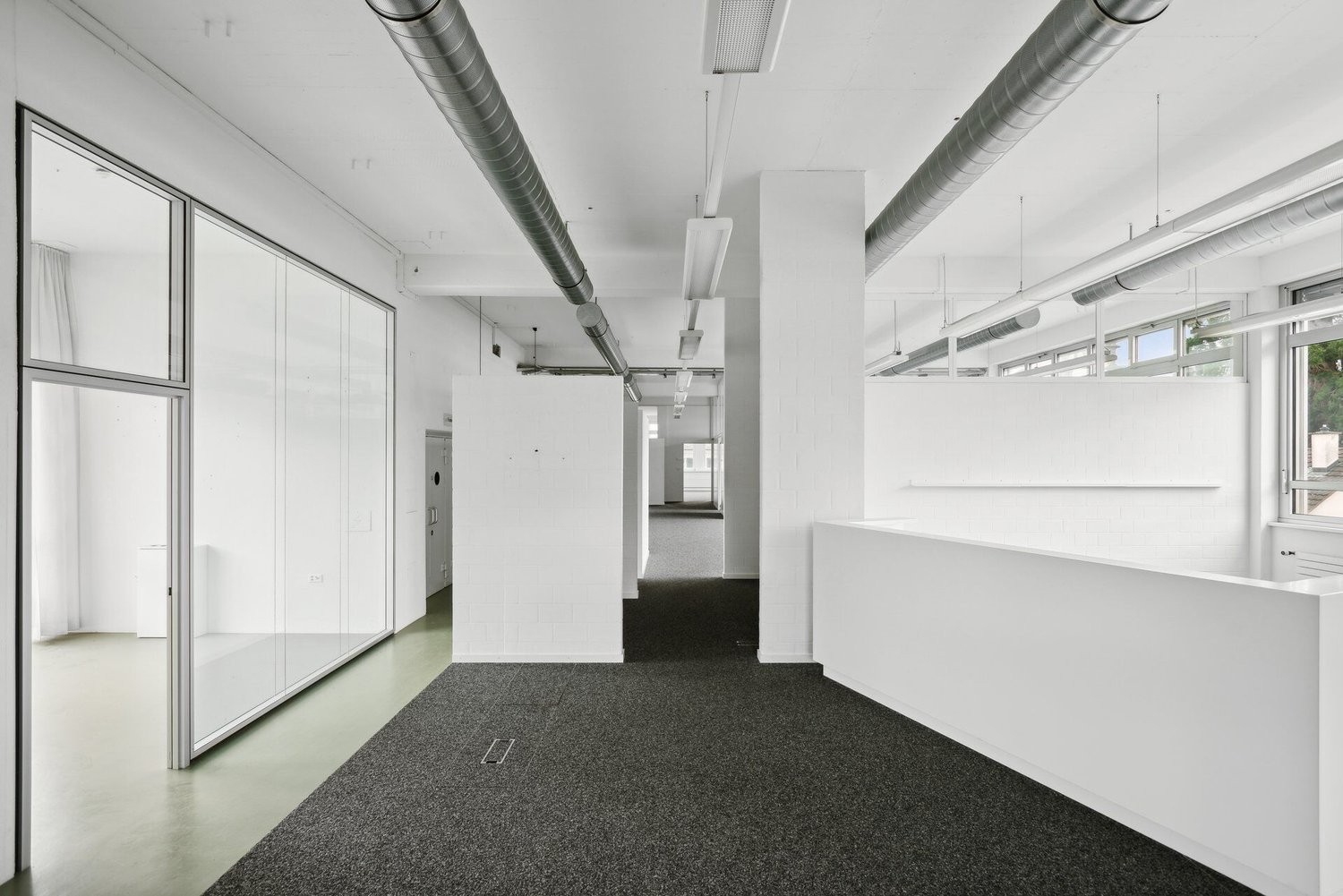 749m² commercial