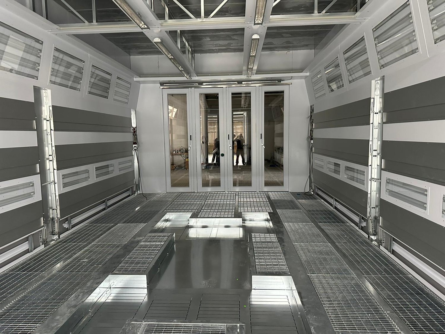 1200m² workshop