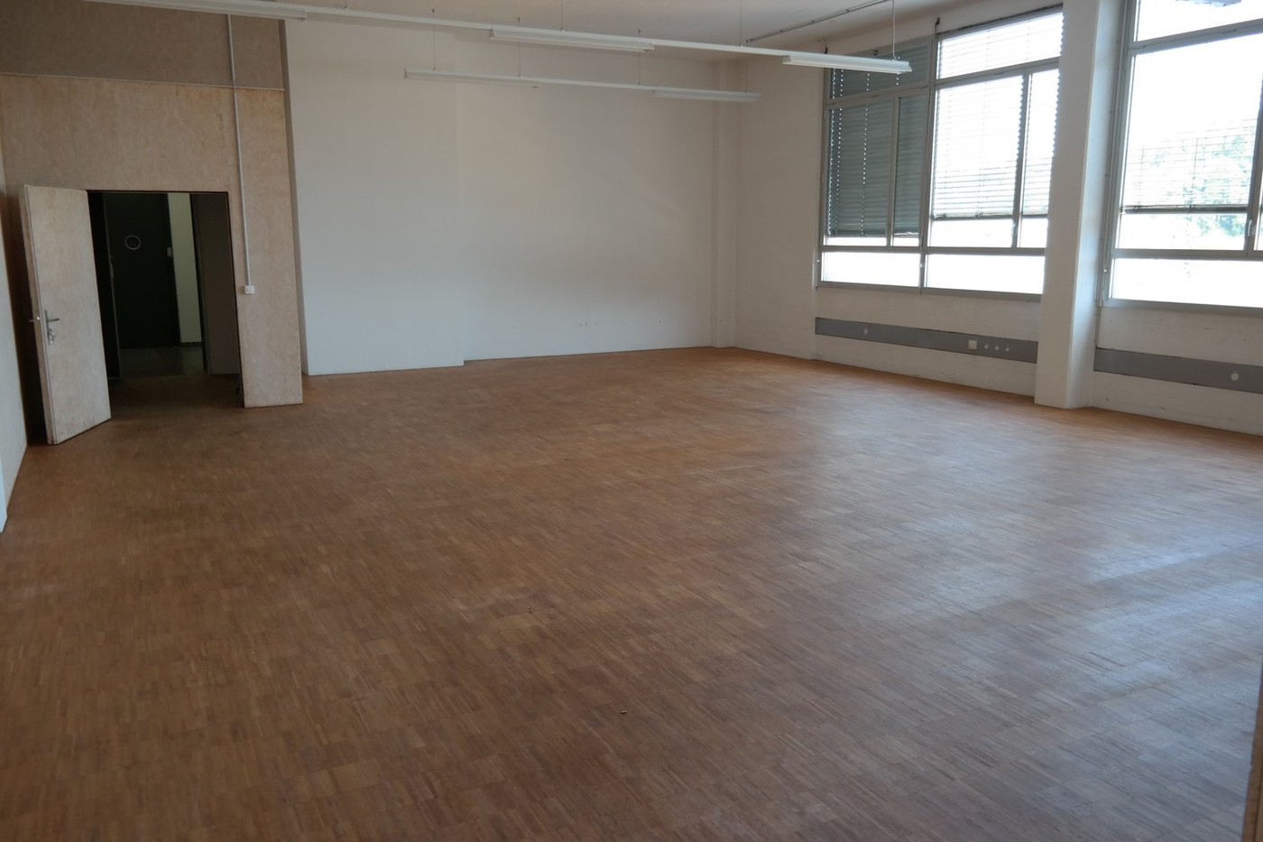 121m² commercial