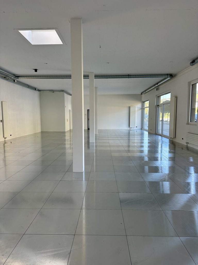 185m² commercial