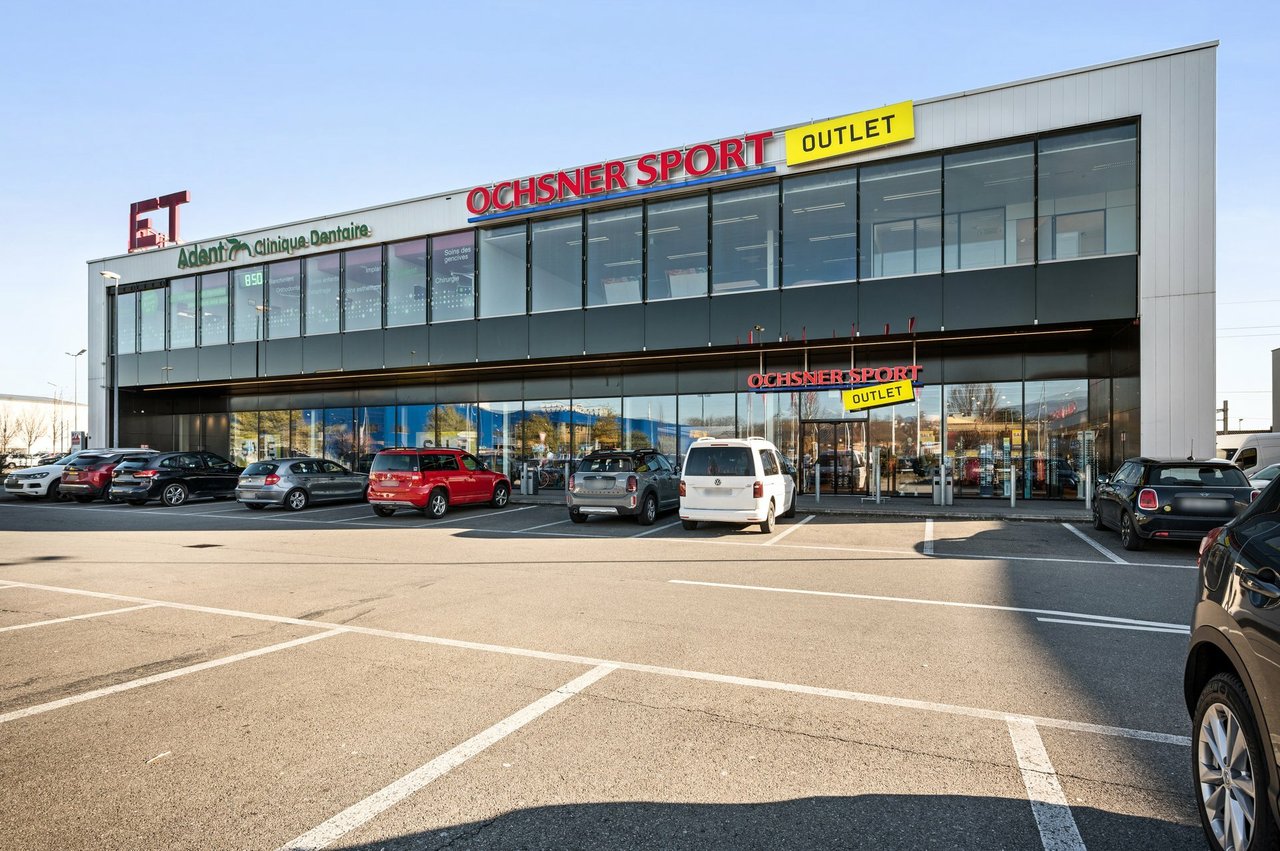 396m² Büro, Foto 1 von 3