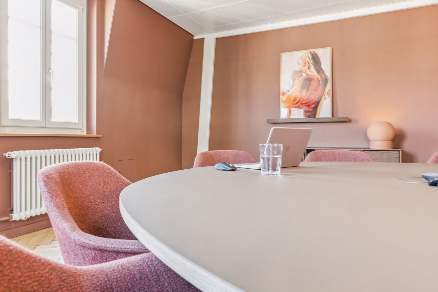 100m² office