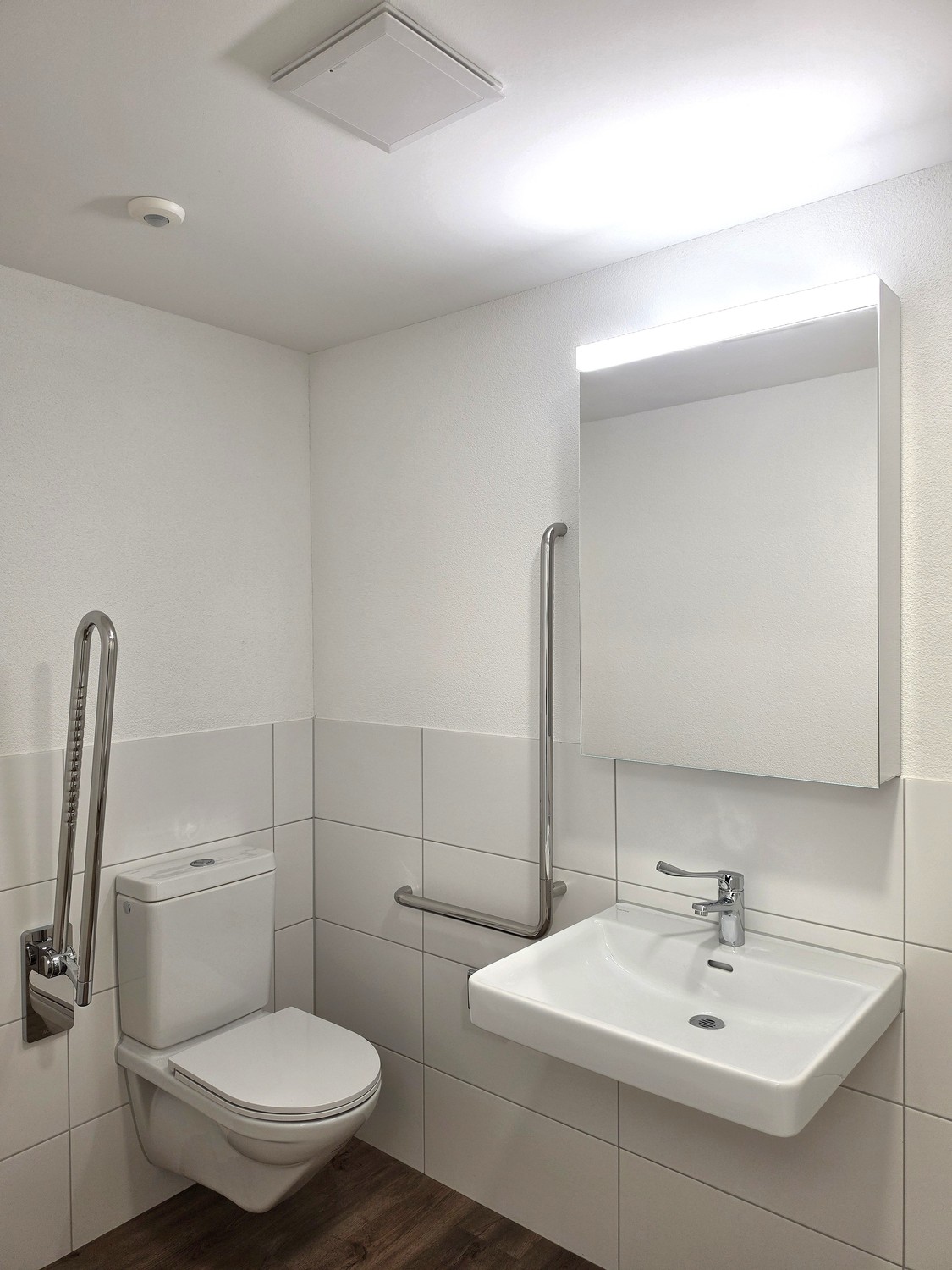 200m² commercial