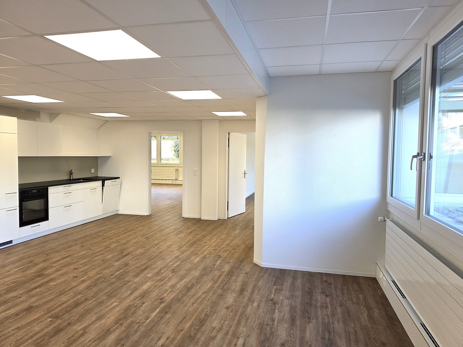 200m² commercial
