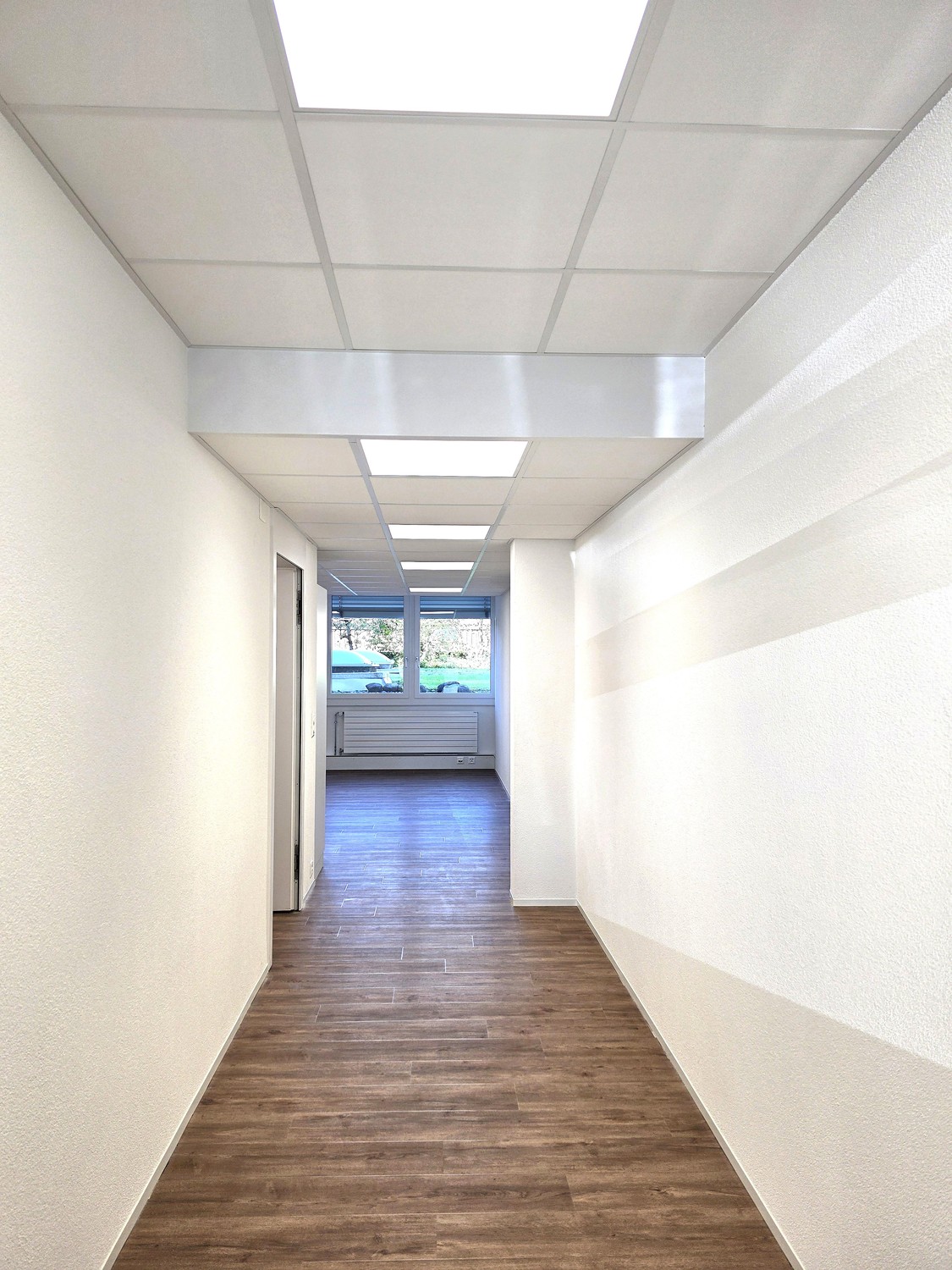 200m² commercial