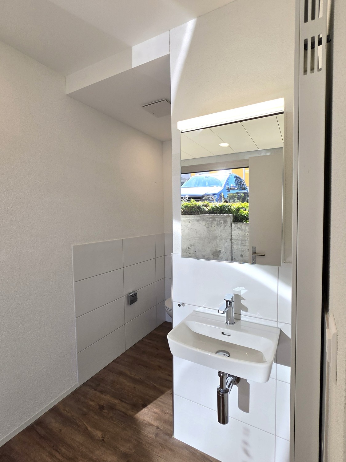 200m² commercial