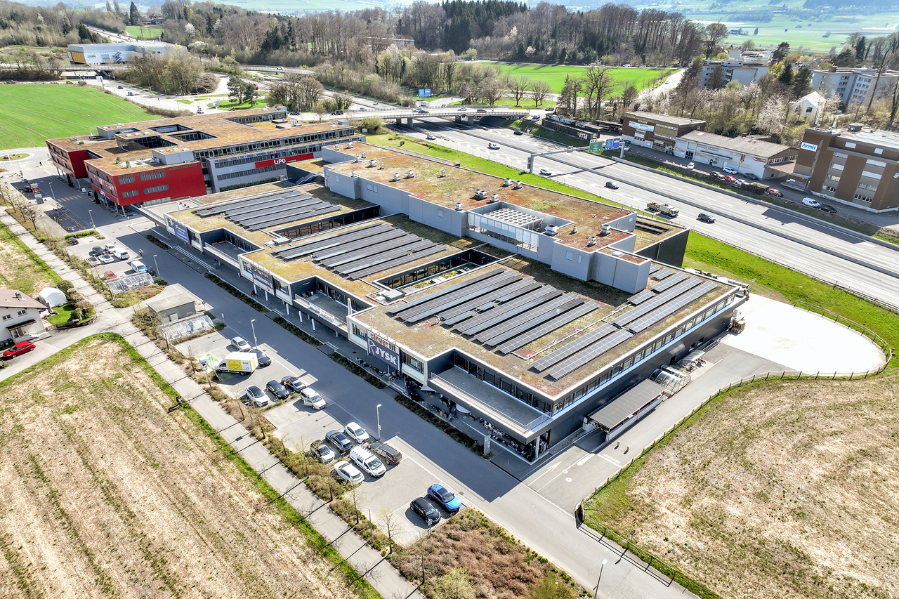 983m² office