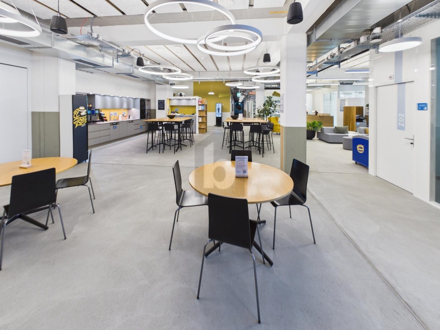 27m² office
