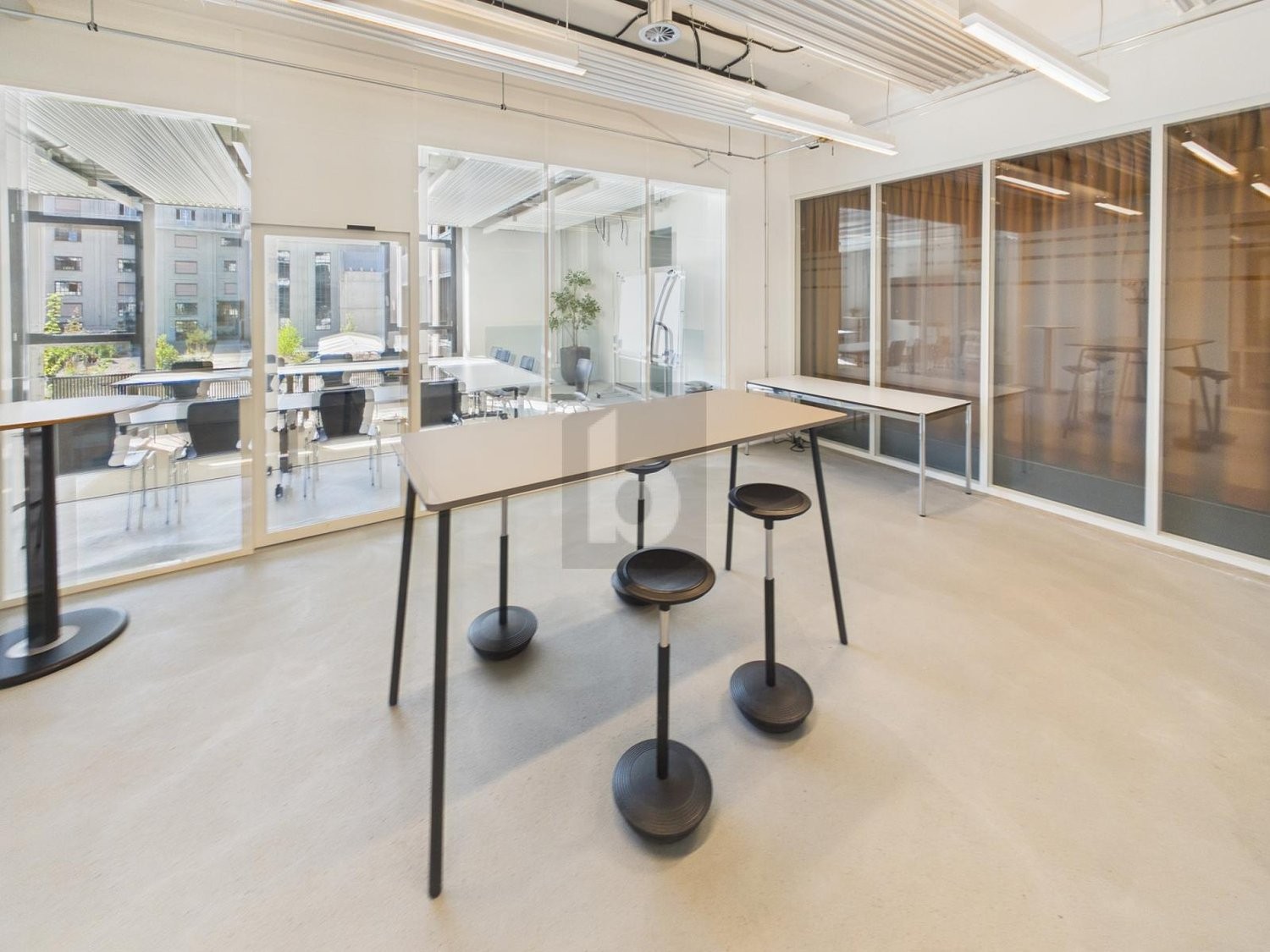 27m² office