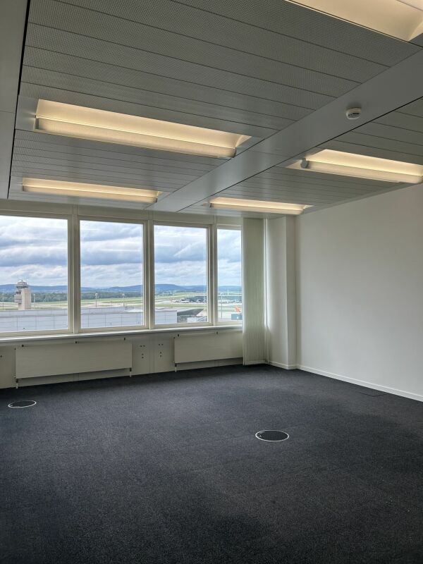 135m² office
