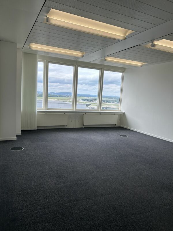 135m² office