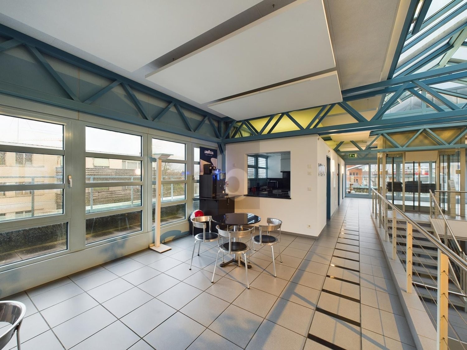 25m² office