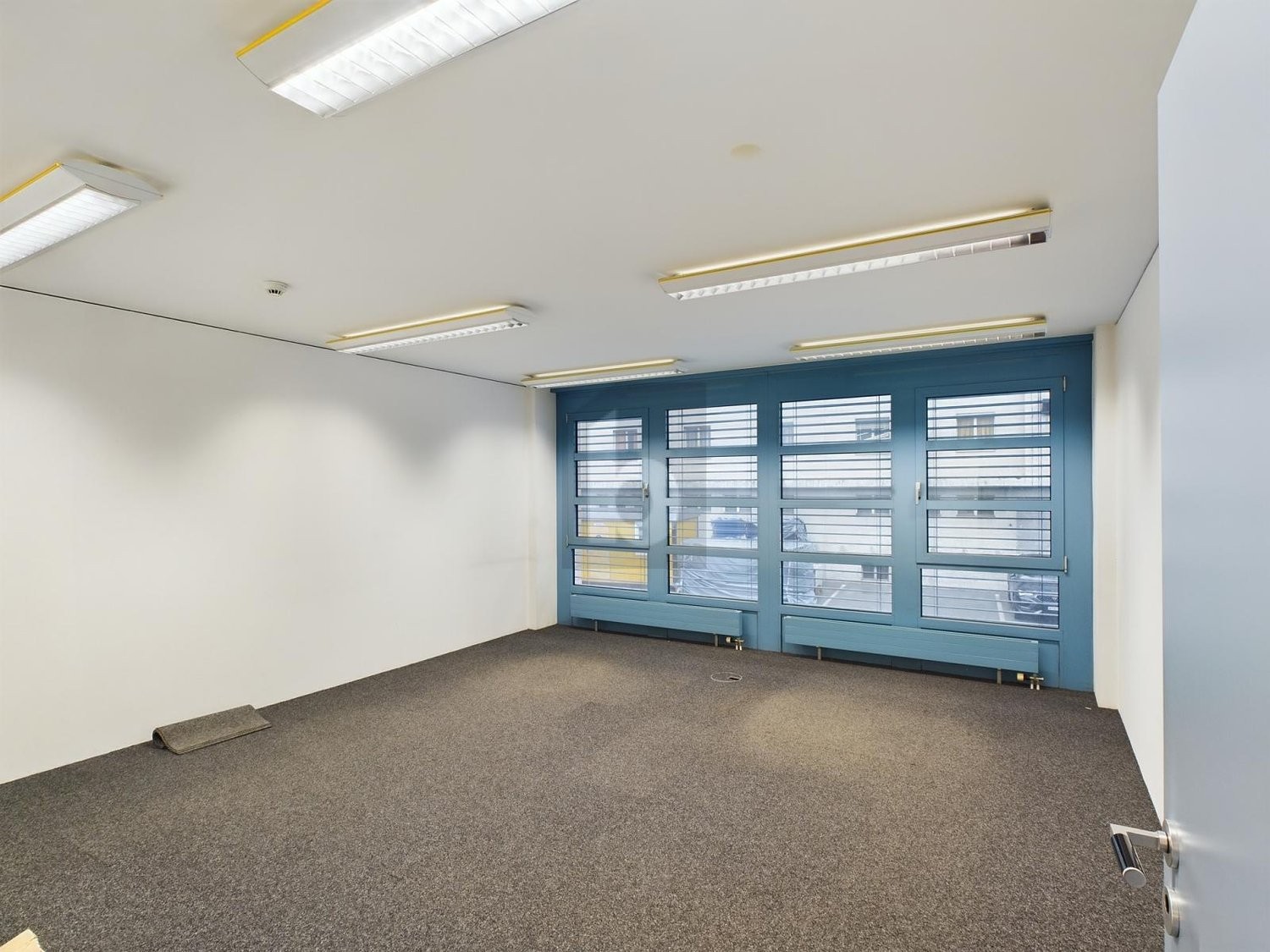 25m² office