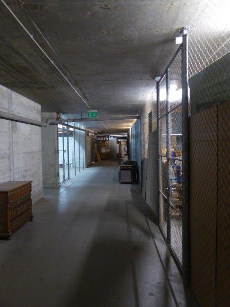 90m² storage room