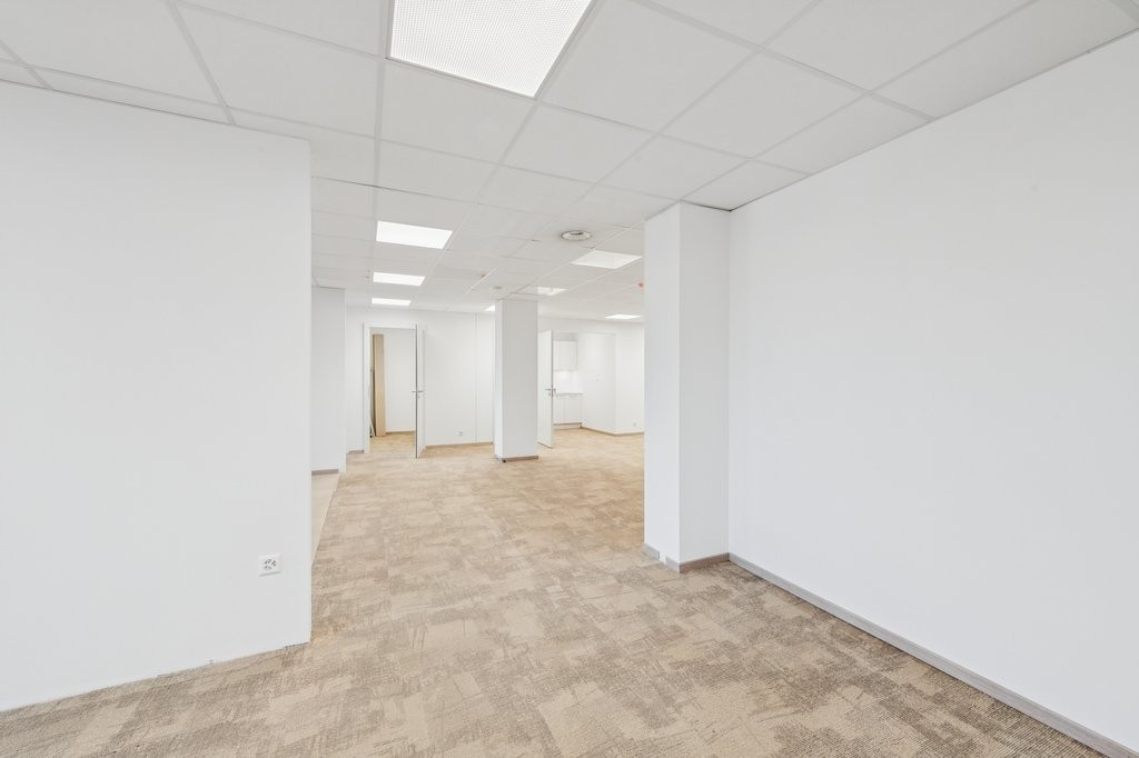 146m² Büro, Foto 8 von 10