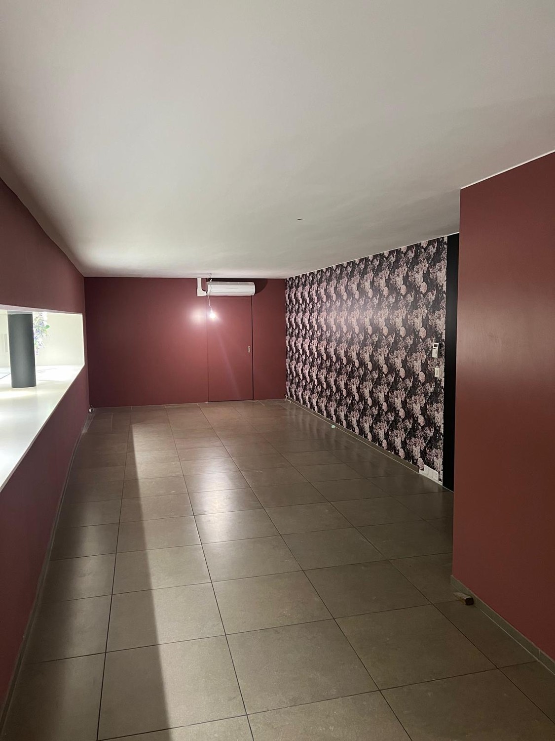 60m² commerciale, foto 1 di 10