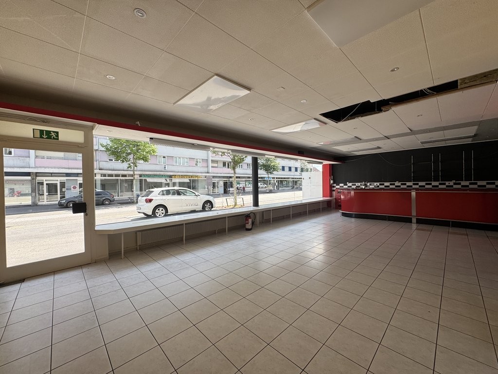 115m² commercial