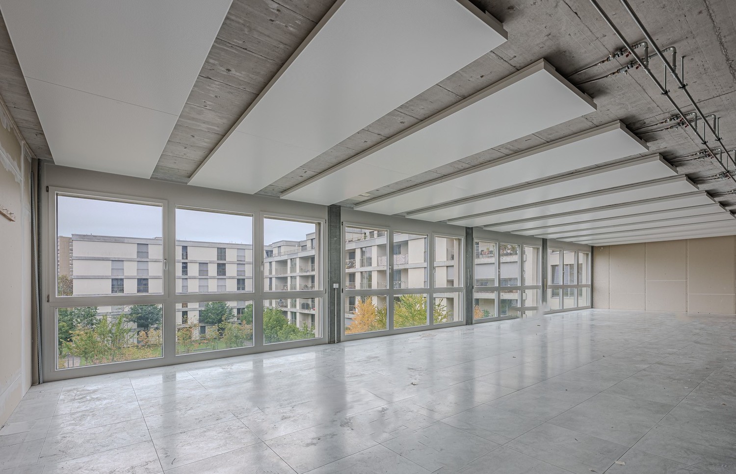 222m² office