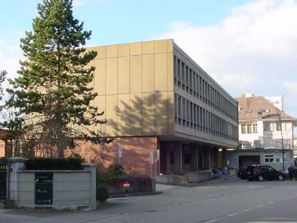 Commercial, Foto 1 von 3