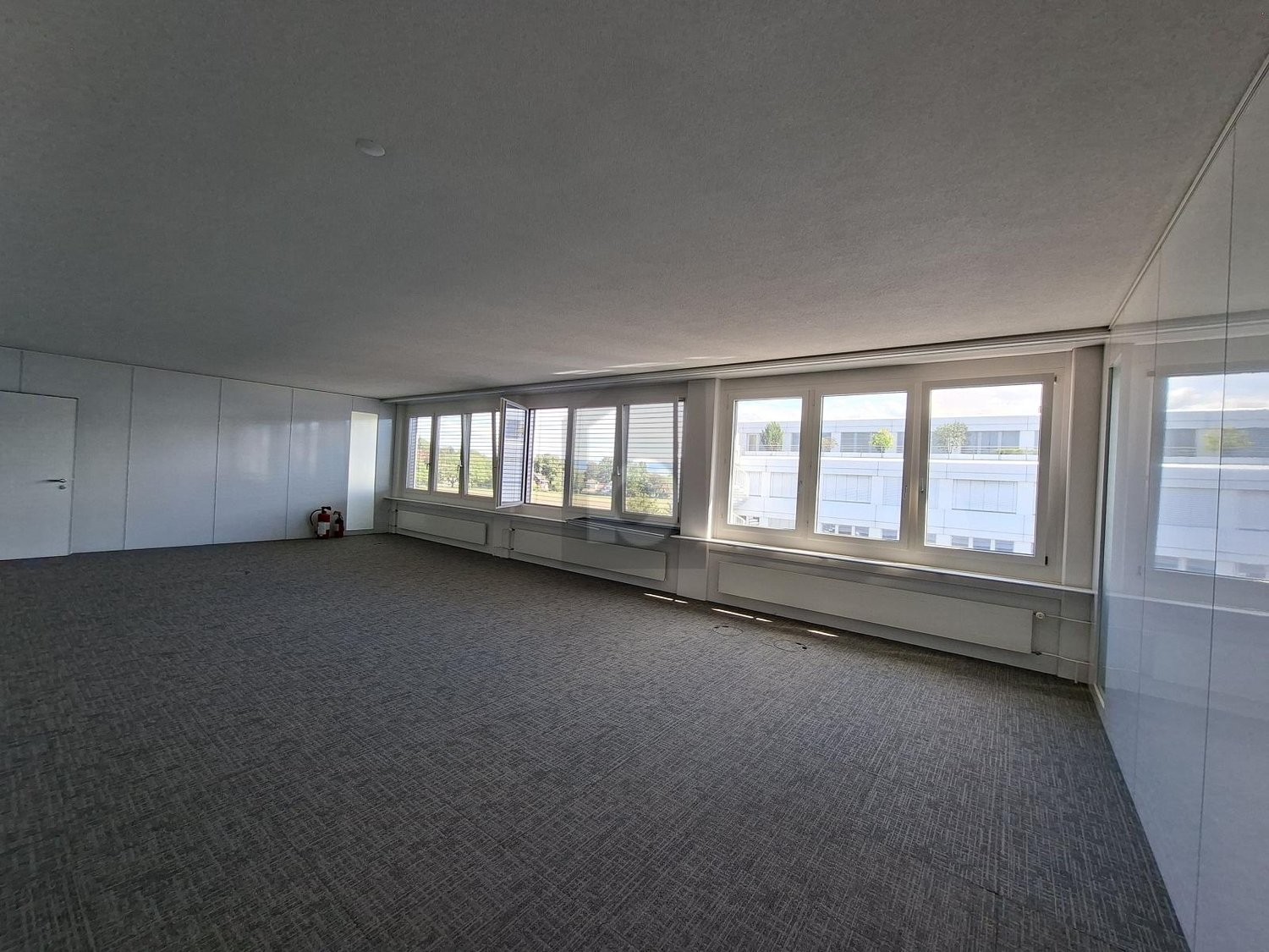 53m² ufficio, foto 3 di 3