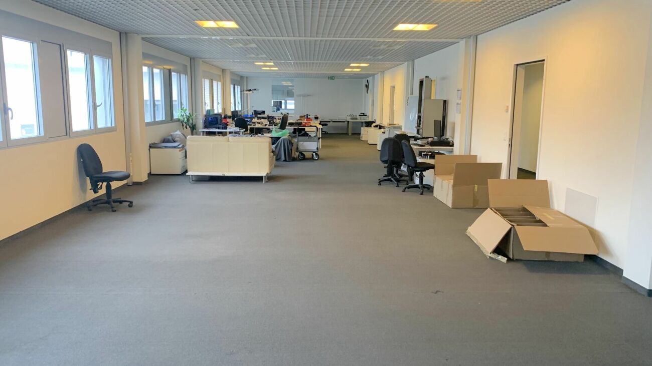 2700m² Büro