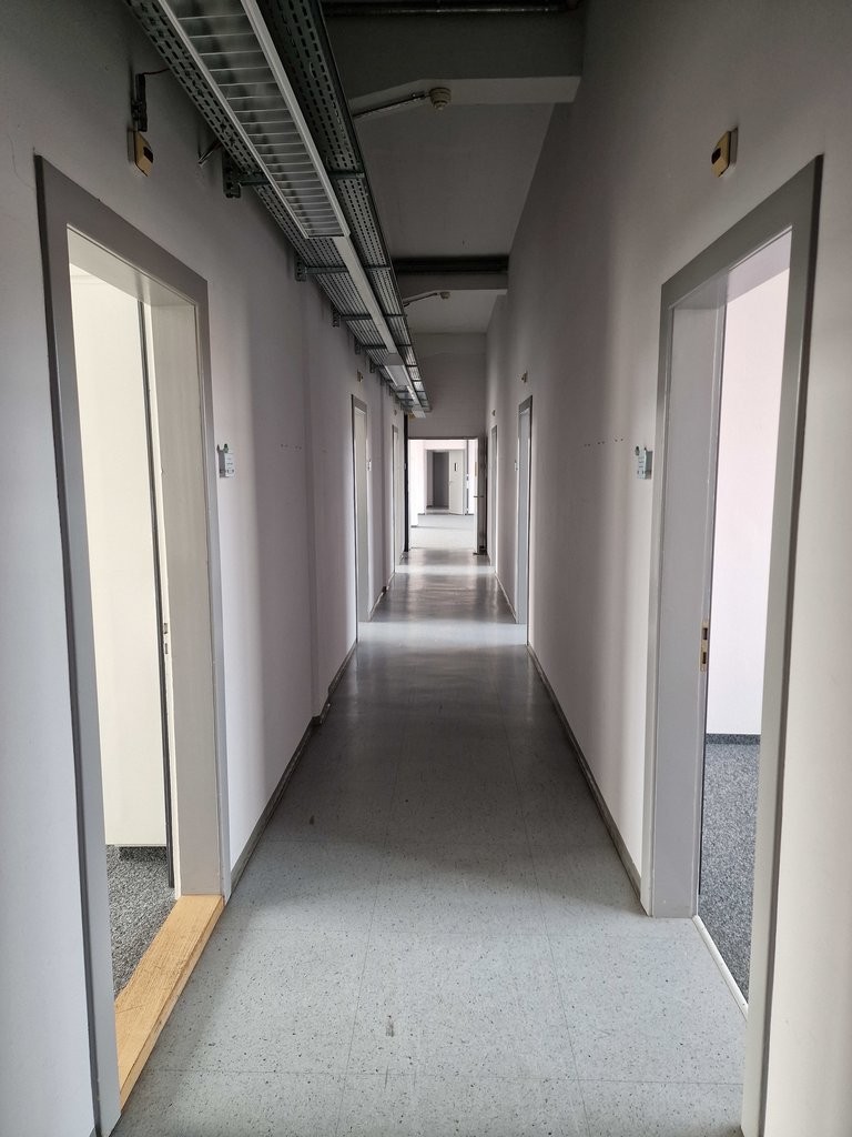 124m² office
