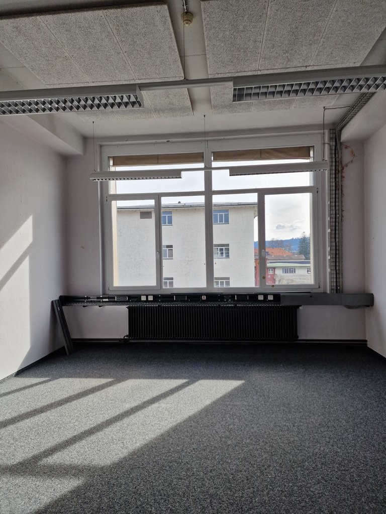 124m² office