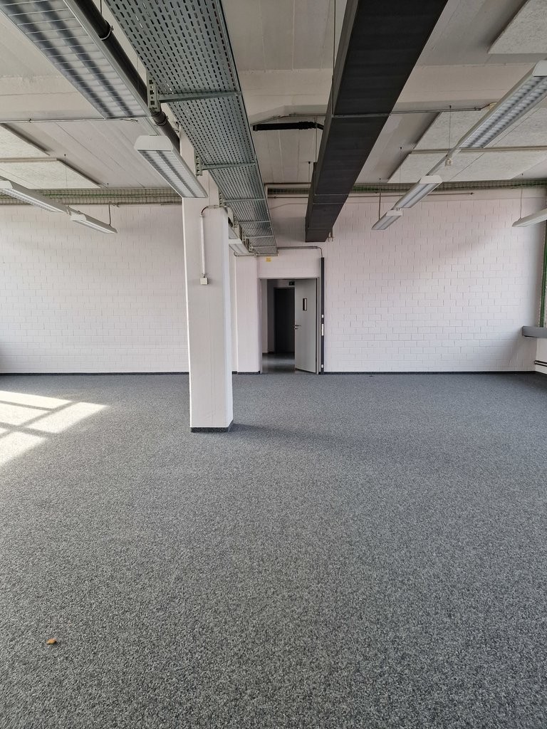124m² office