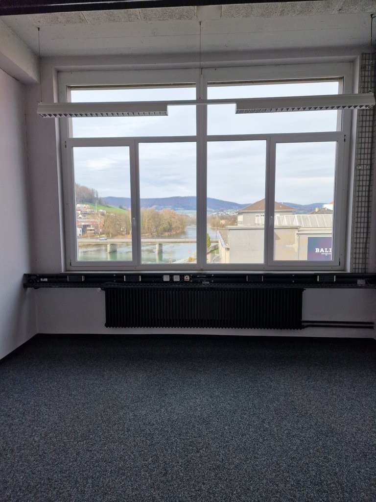 124m² office