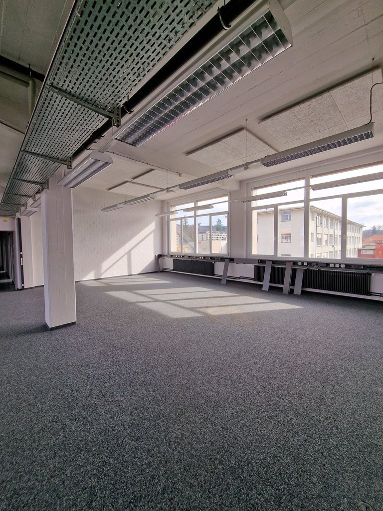 124m² office