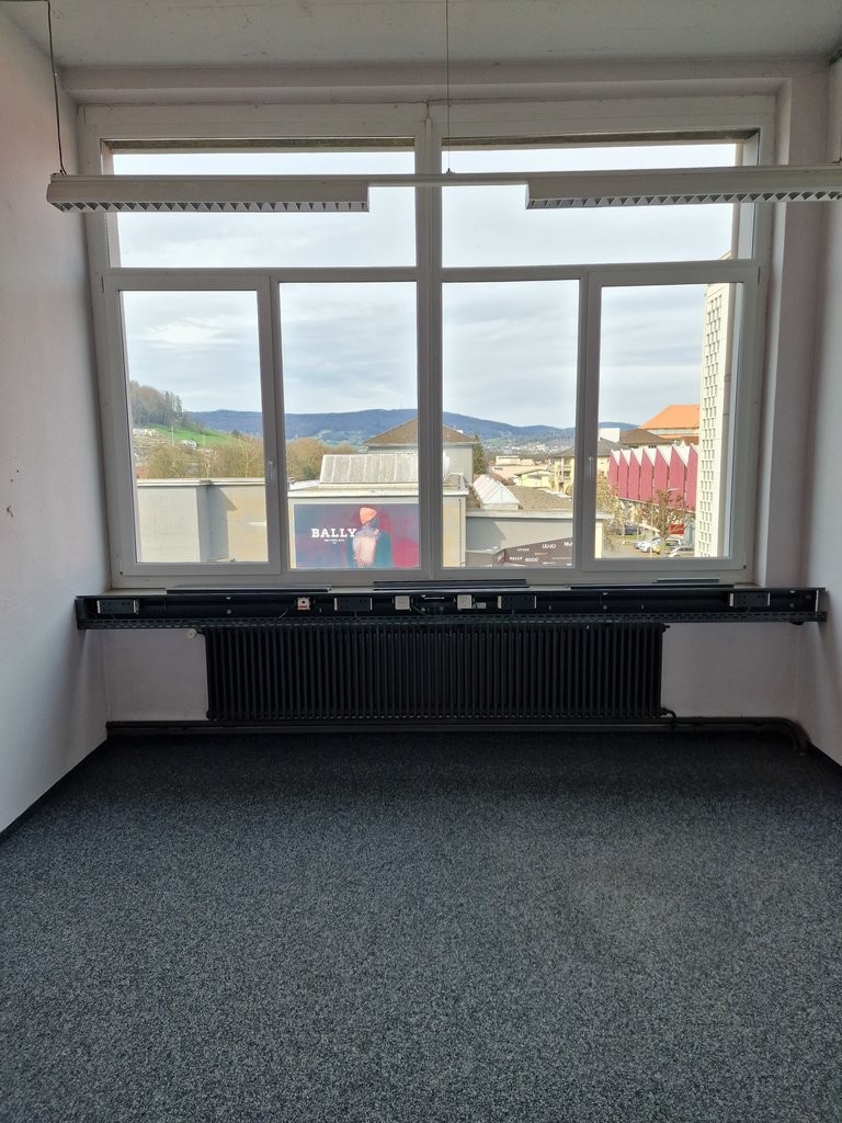 124m² office