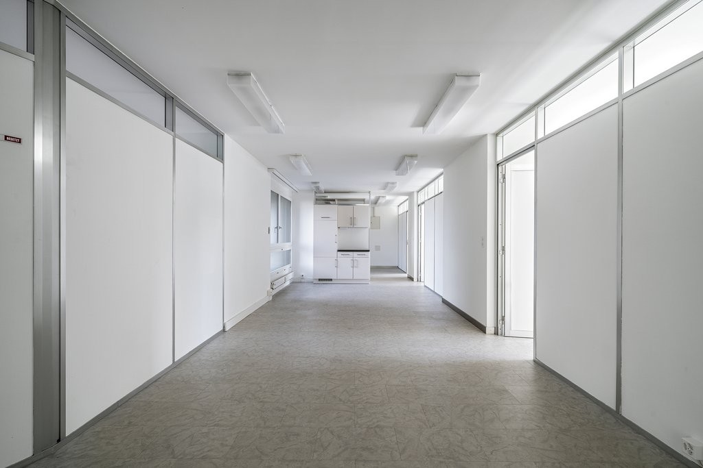 226m² office